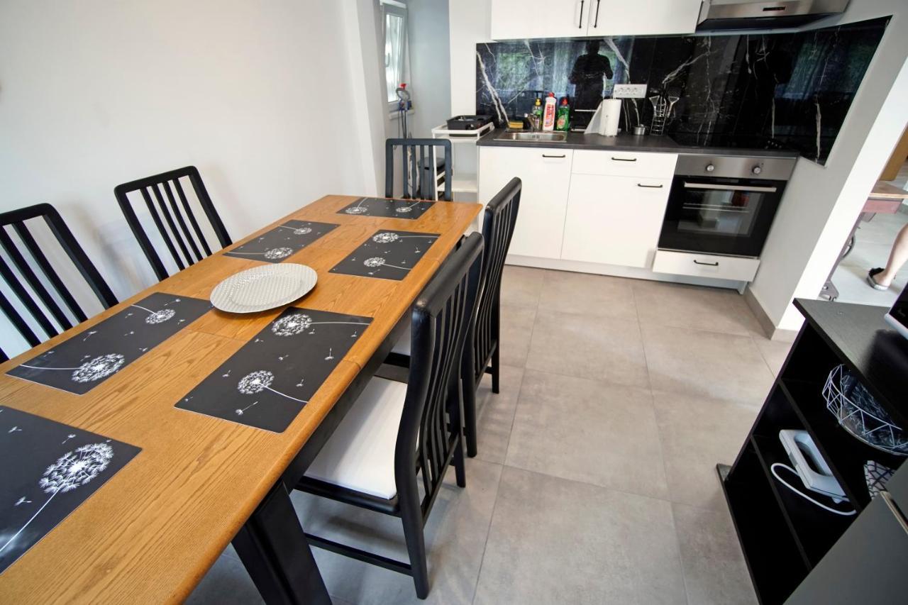 House - Apartman Sarah Каштела Экстерьер фото