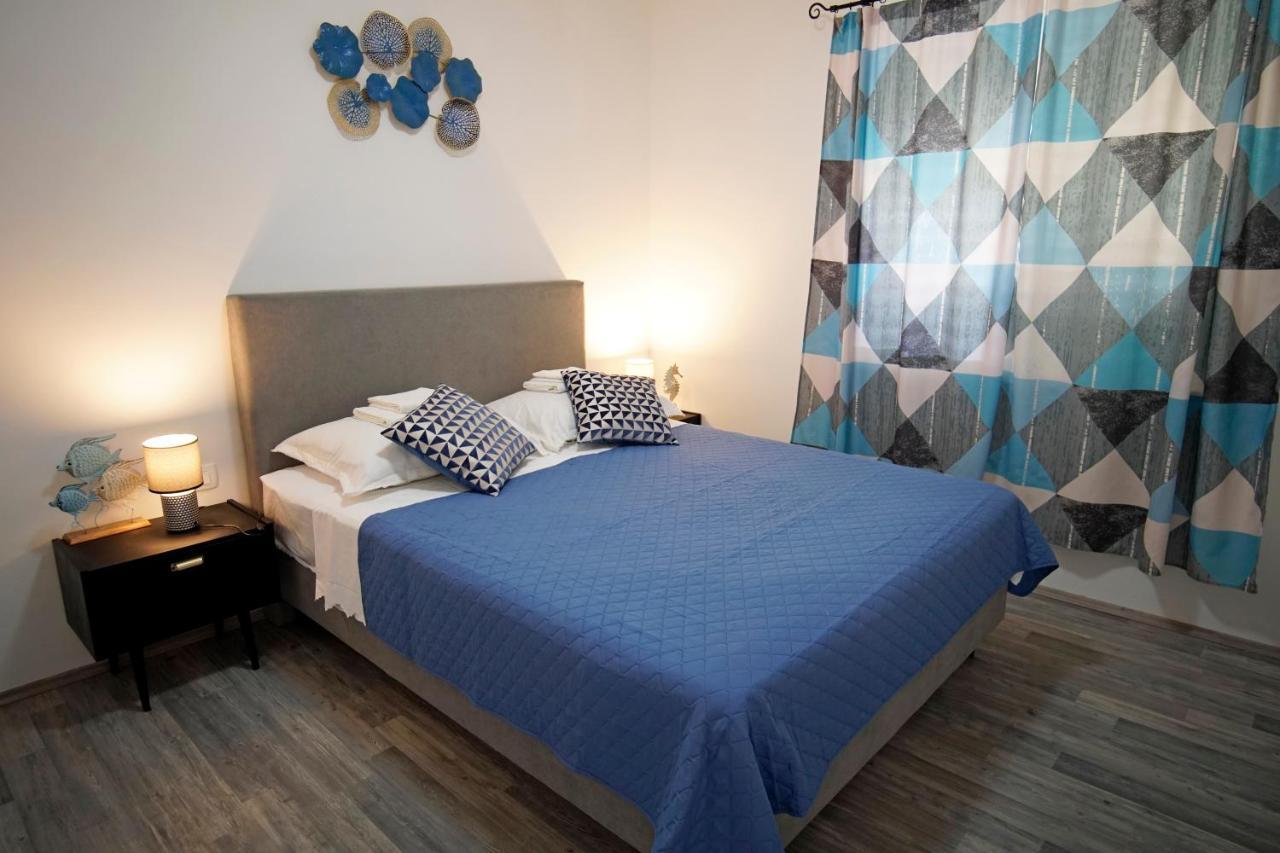 House - Apartman Sarah Каштела Экстерьер фото